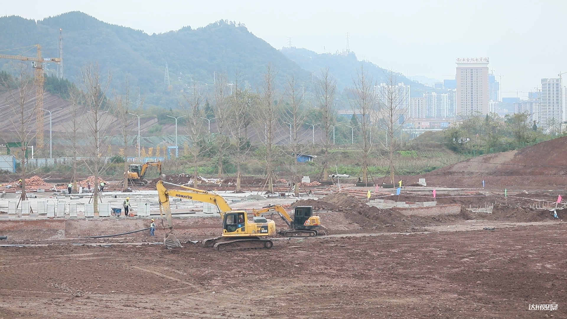 总部新城项目位于达州高新区堰坝片区,规划基础设施22个,分二期建设.