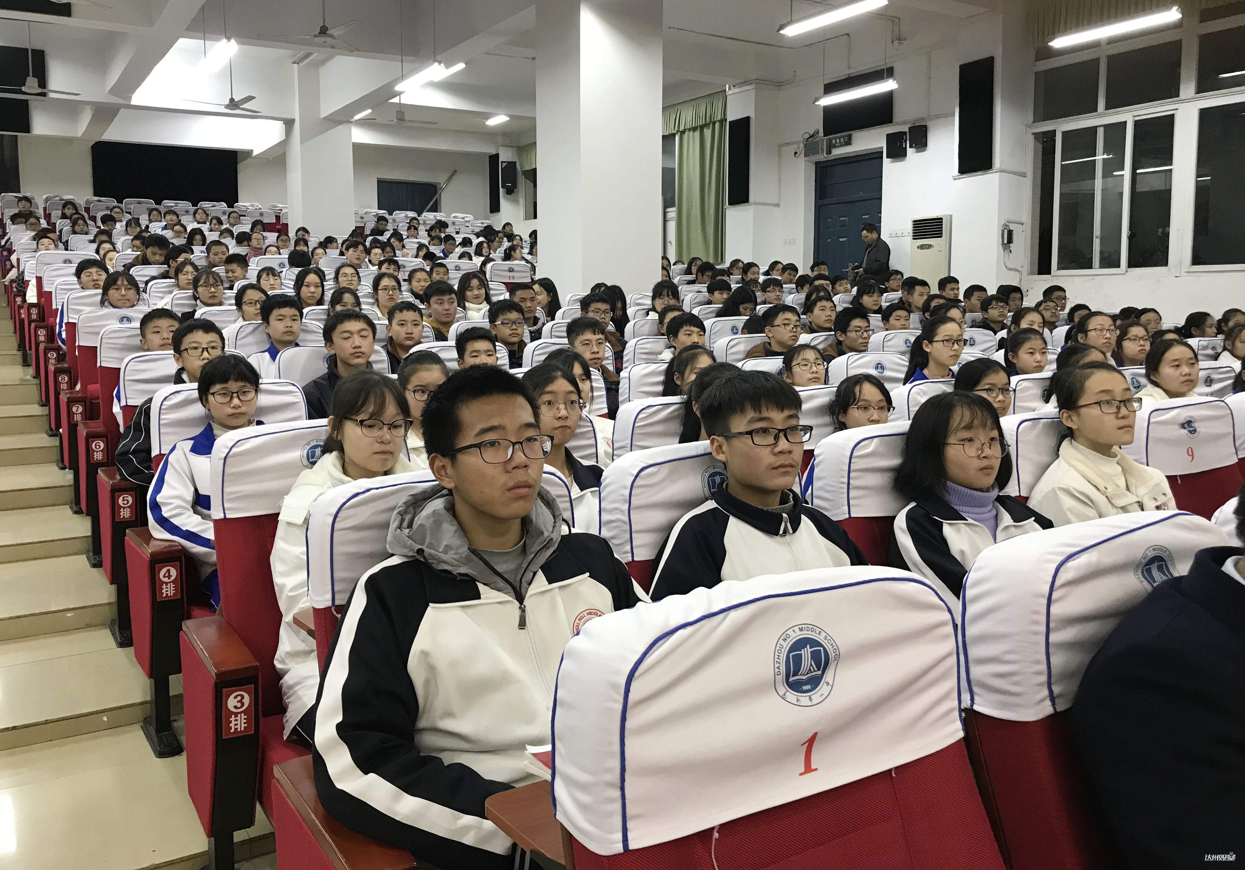 达州名主播进校园 共赴"语言魅力之约"