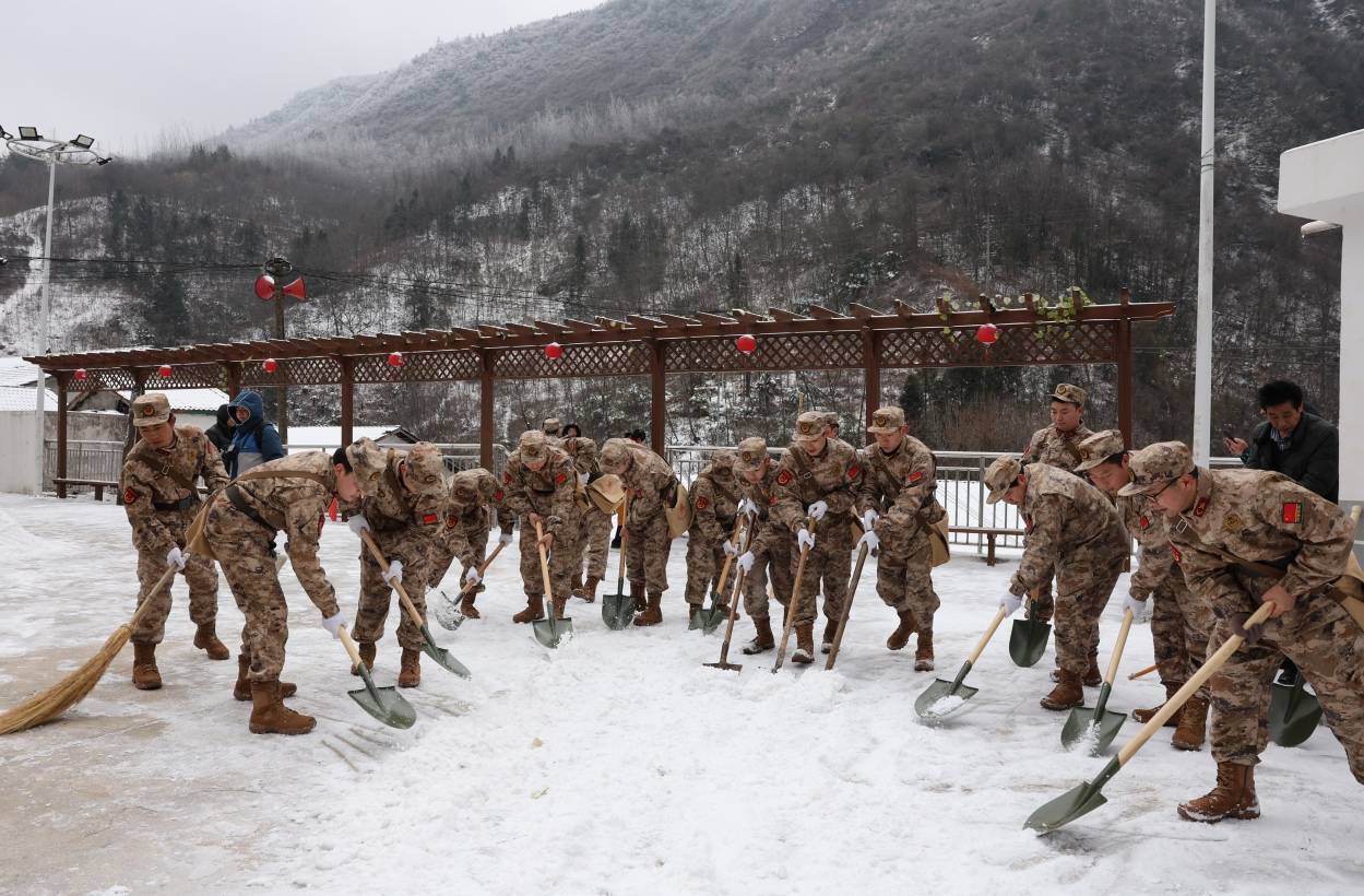 民兵冬季服装图片